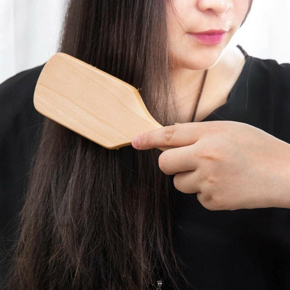 Hairbrush in Wood - Rectangular