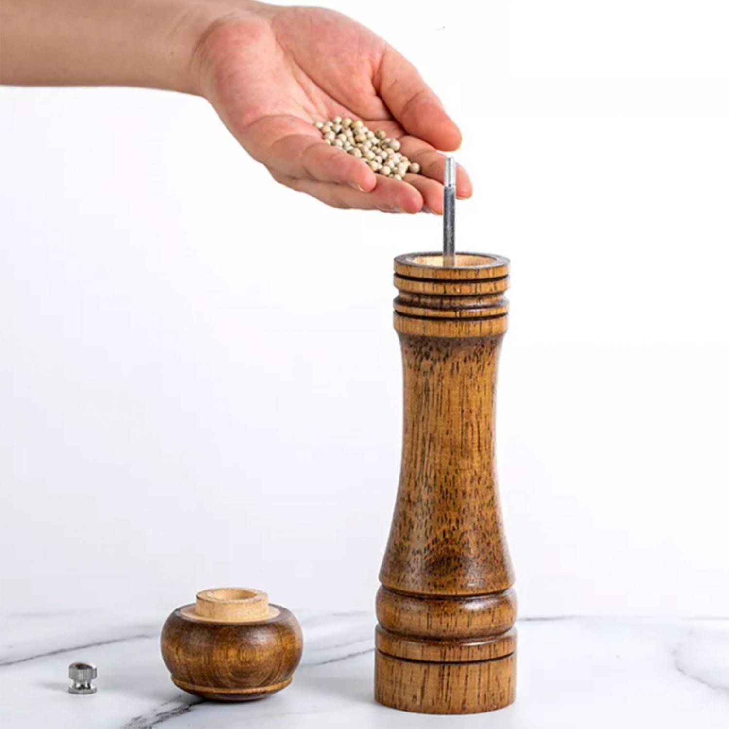 Pfeffermühle aus Eichenholz