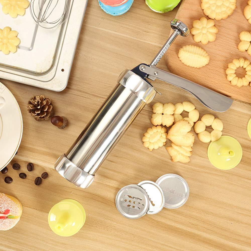 Practical cookie press with 24 nozzles