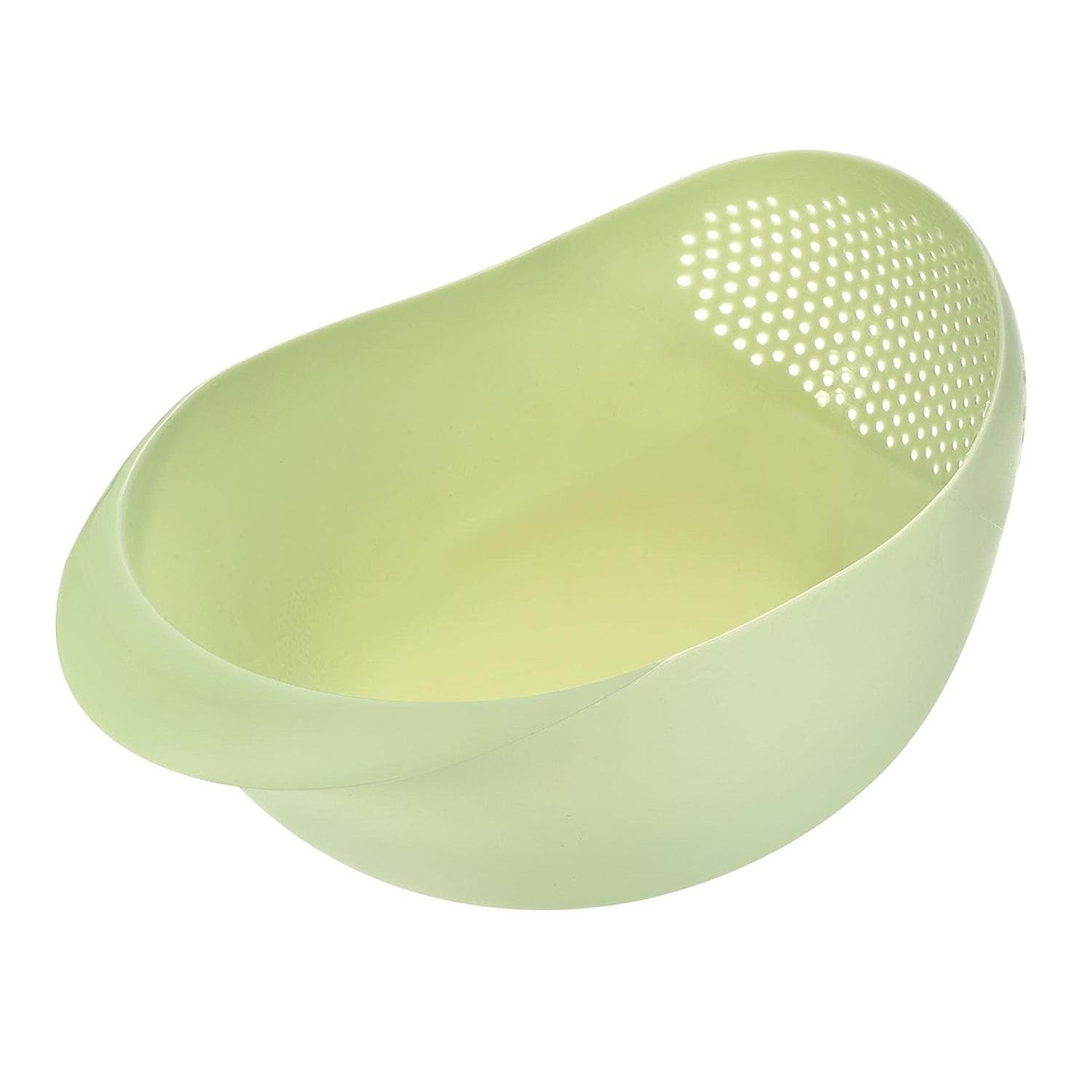 Strainer for rinsing - practical kitchen accessories