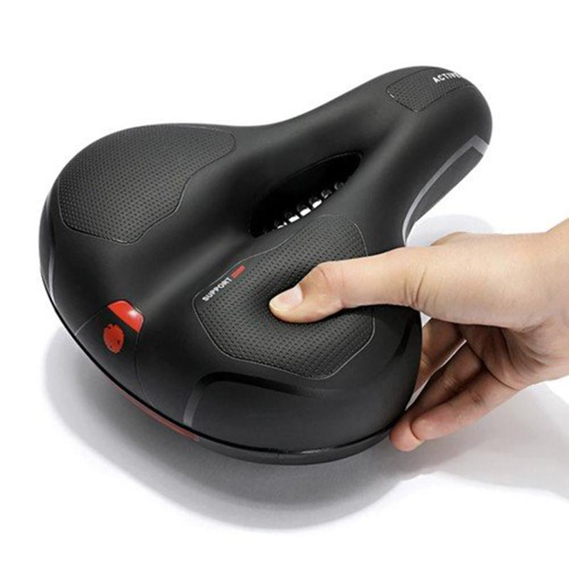 Bicycle saddle and saddle protection - black