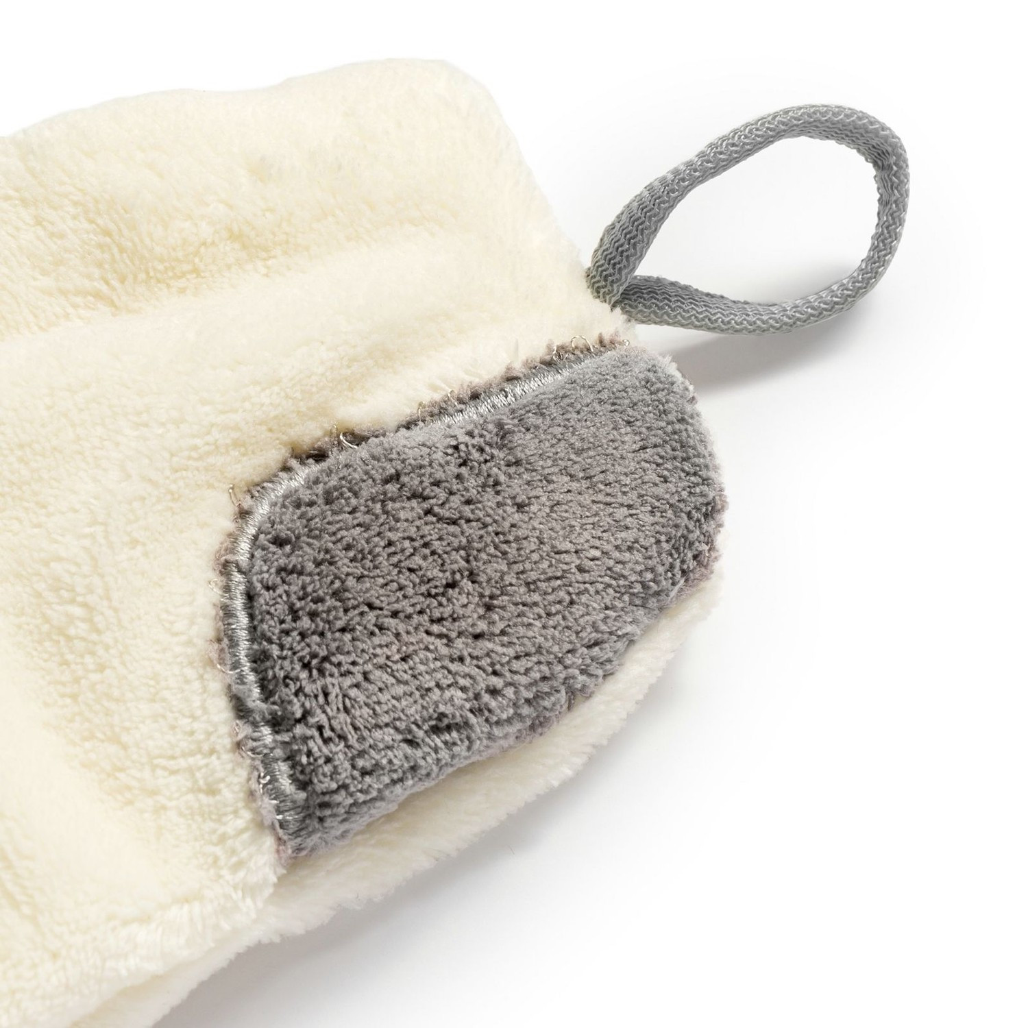 Small cat -shaped towel