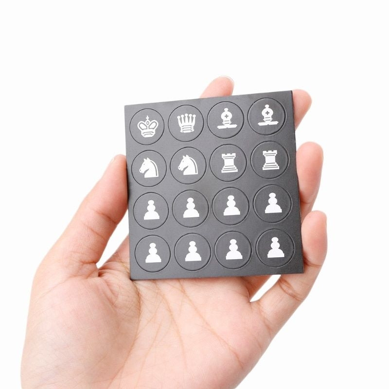 Portable chess game - magnetic