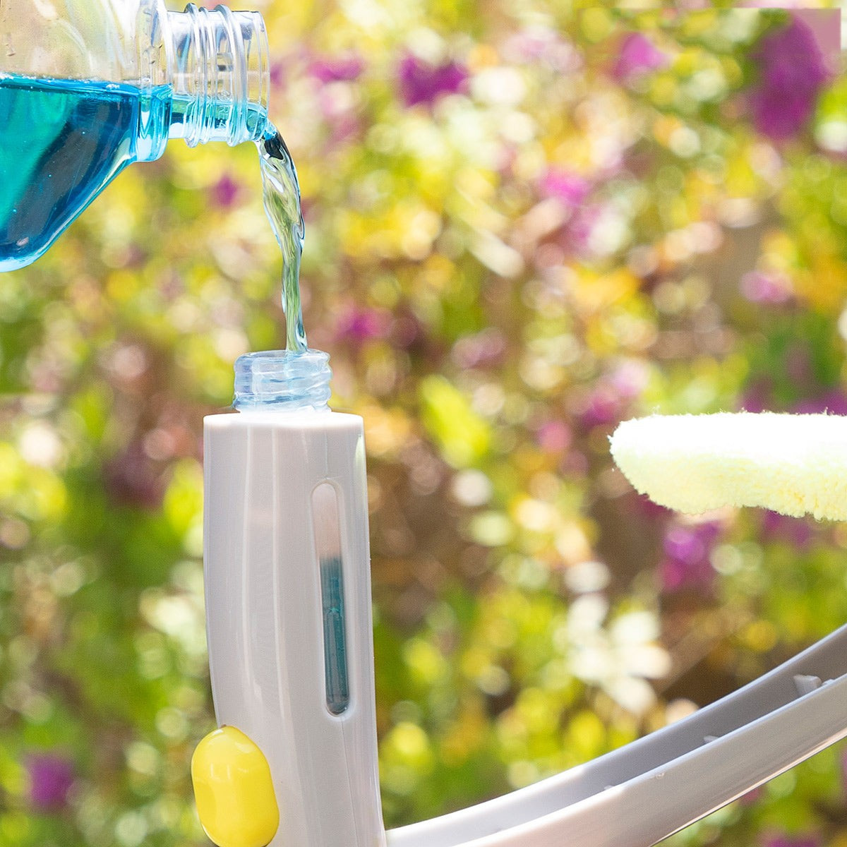 Glass cleaning - Sponge on shaft - With spray function