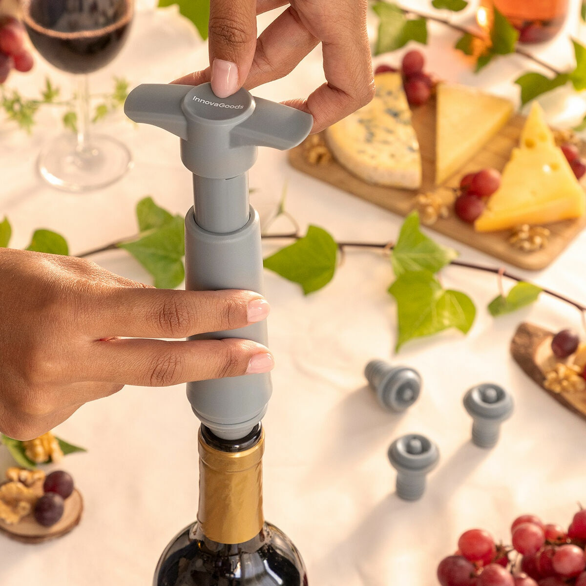 Vacuum Pump for Wine with 4 Corks