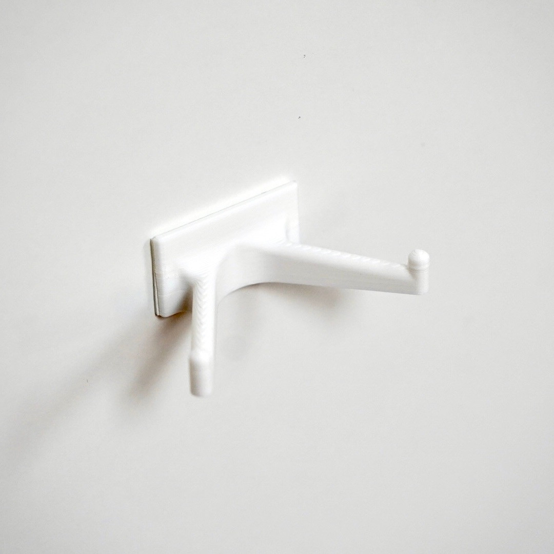 Self-adhesive Vinyl Hanger - White