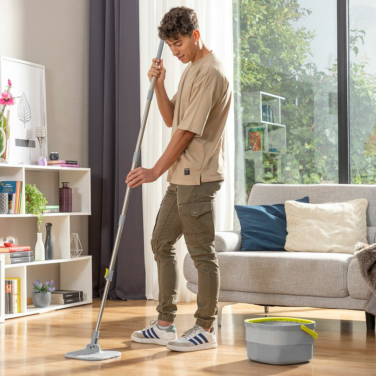 Selbstreinigender Mopp mit Wasserabscheider-Eimer