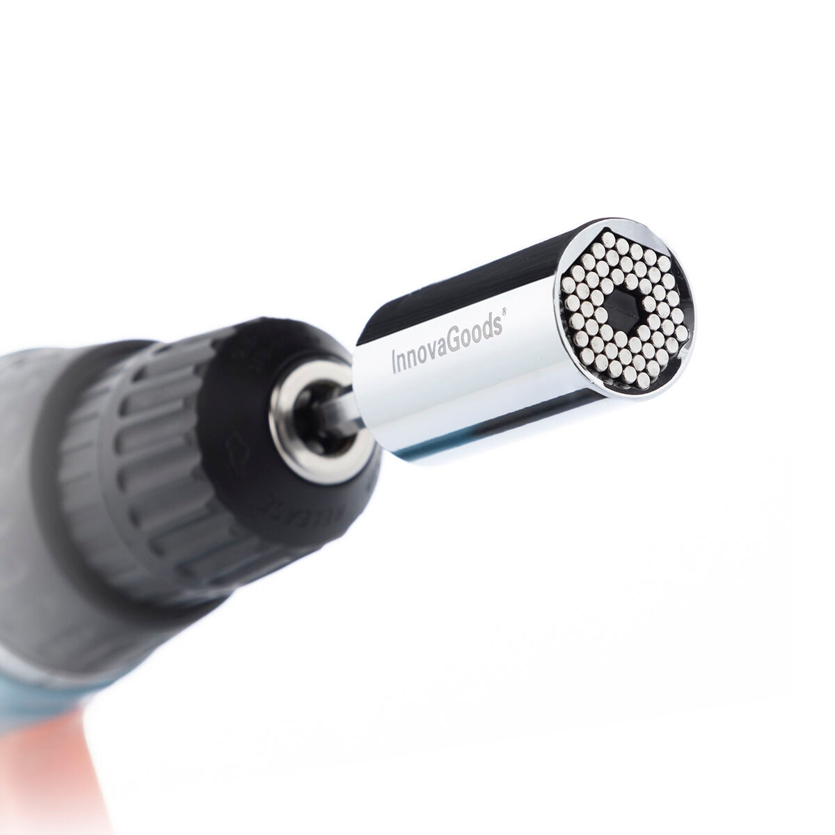 Versatile universal socket wrench with accessories