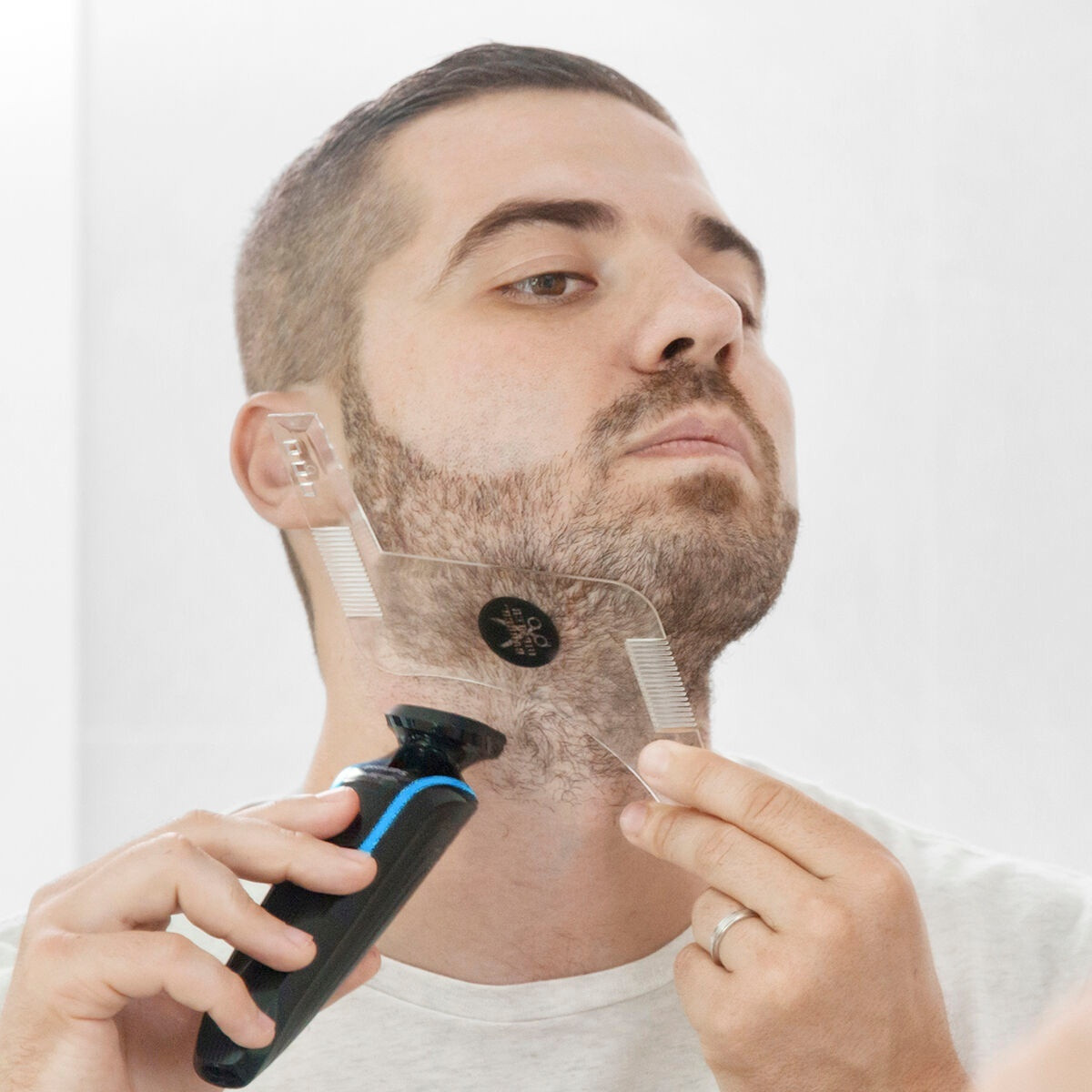 Ergonomic Transparent Beard Template for Shaving