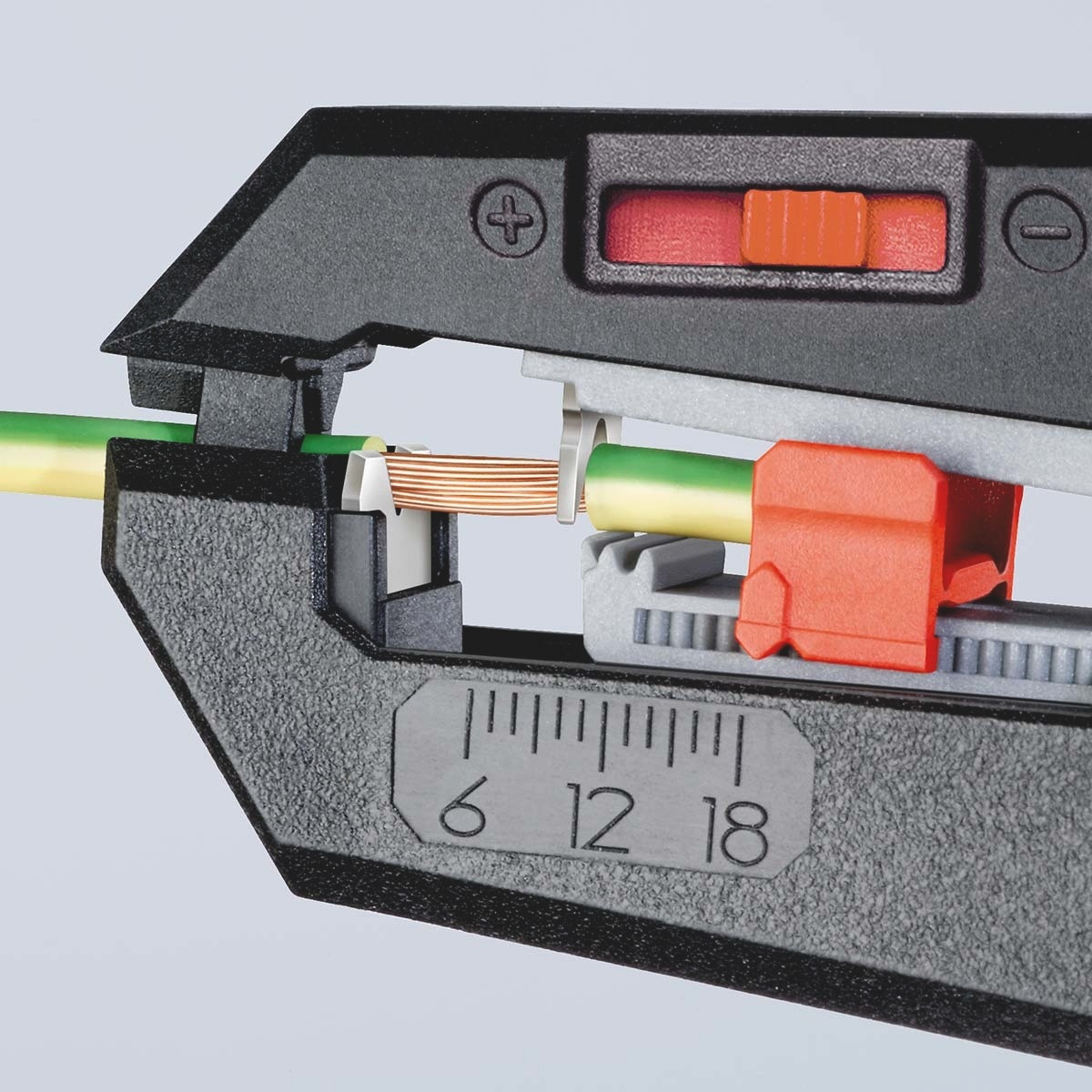 Dénudeur d'isolant automatique