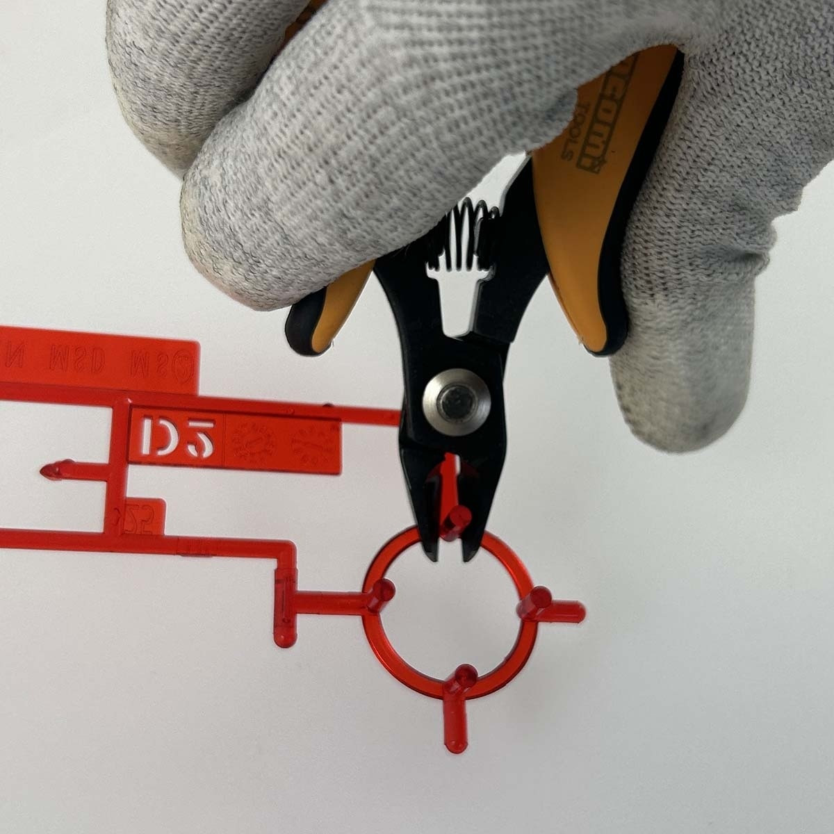 Strong flush cutter