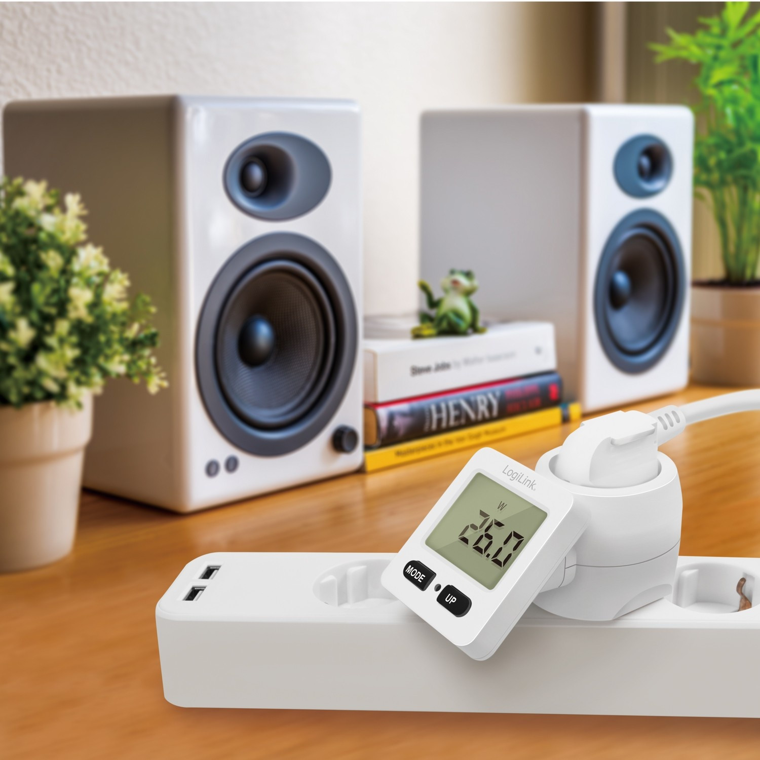 Energy meter with cost calculation Rotatable display