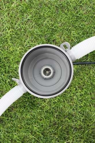 Pompa per piscina efficiente con capacità elevata