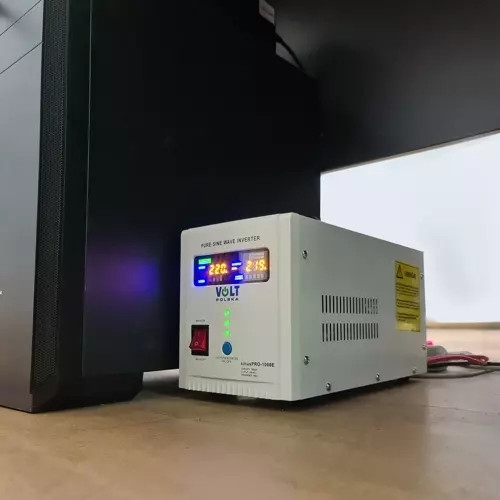 UPS multifuncional com display e transformador toroidal