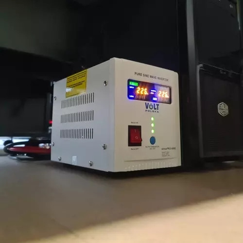 USV mit Display und Ringkerntransformator