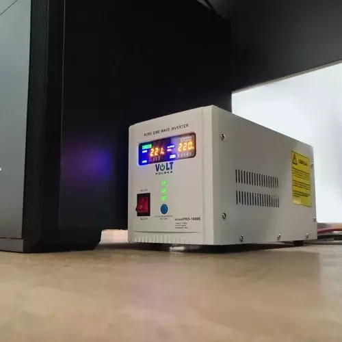 UPS multifuncional com display e transformador toroidal