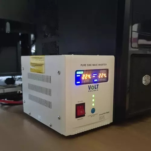 Multifunktionale 350-W-USV mit Farbdisplay