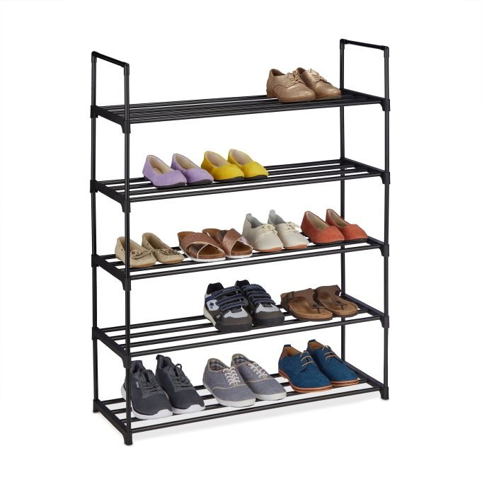 Schwarzes Schuhregal