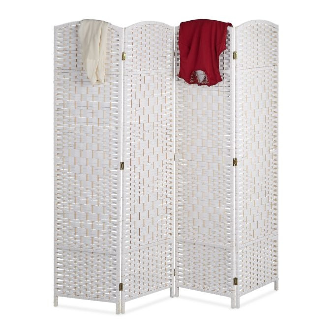 Screen wall with 4 panels