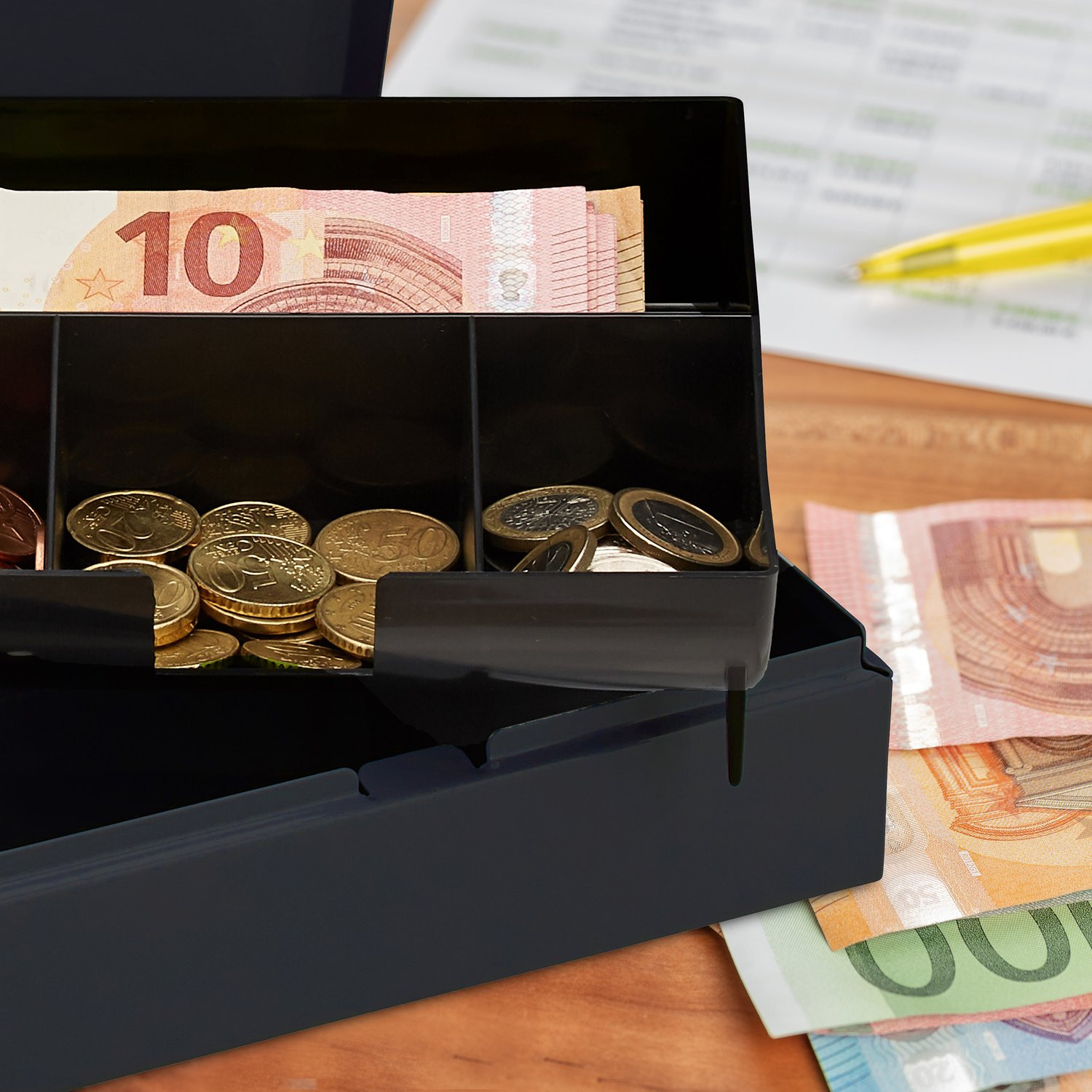 Caisse noire avec 2 clés