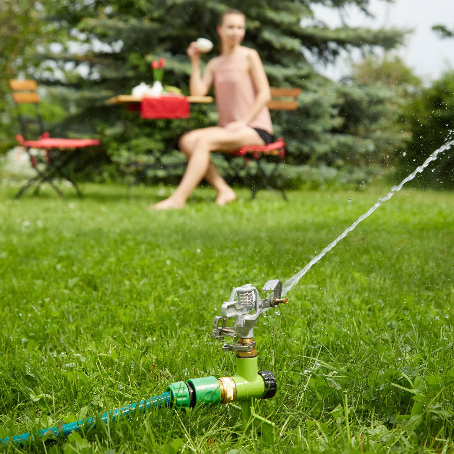 Garden sprinkler 14 m range