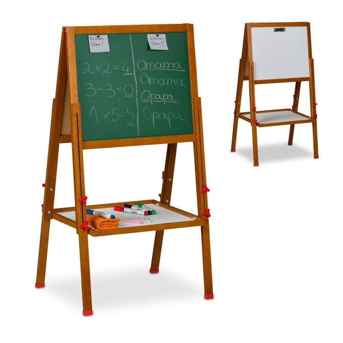 Arquibancada infantil com quadro branco