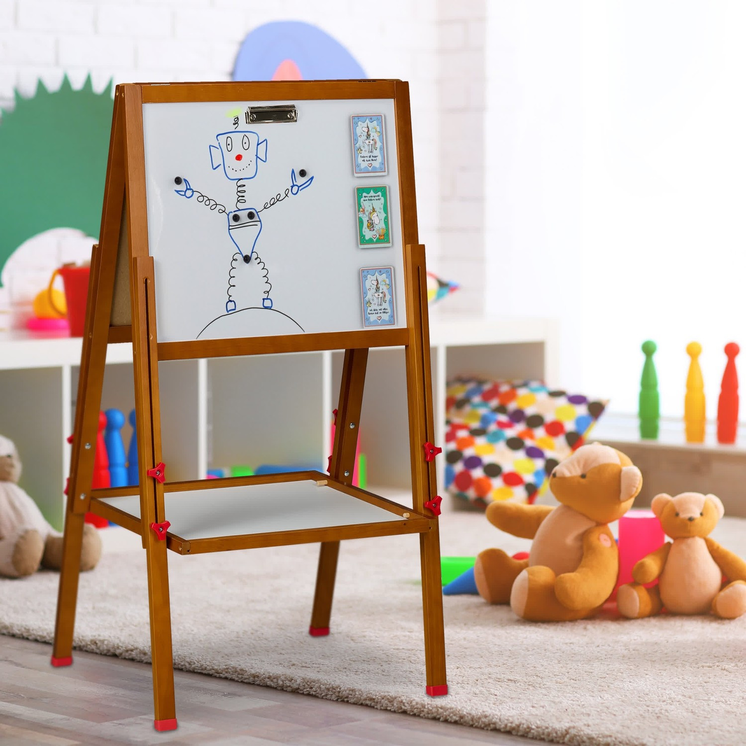 Kindertribüne mit Whiteboard