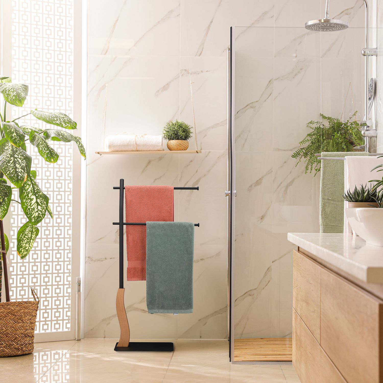 Vertical towel rail