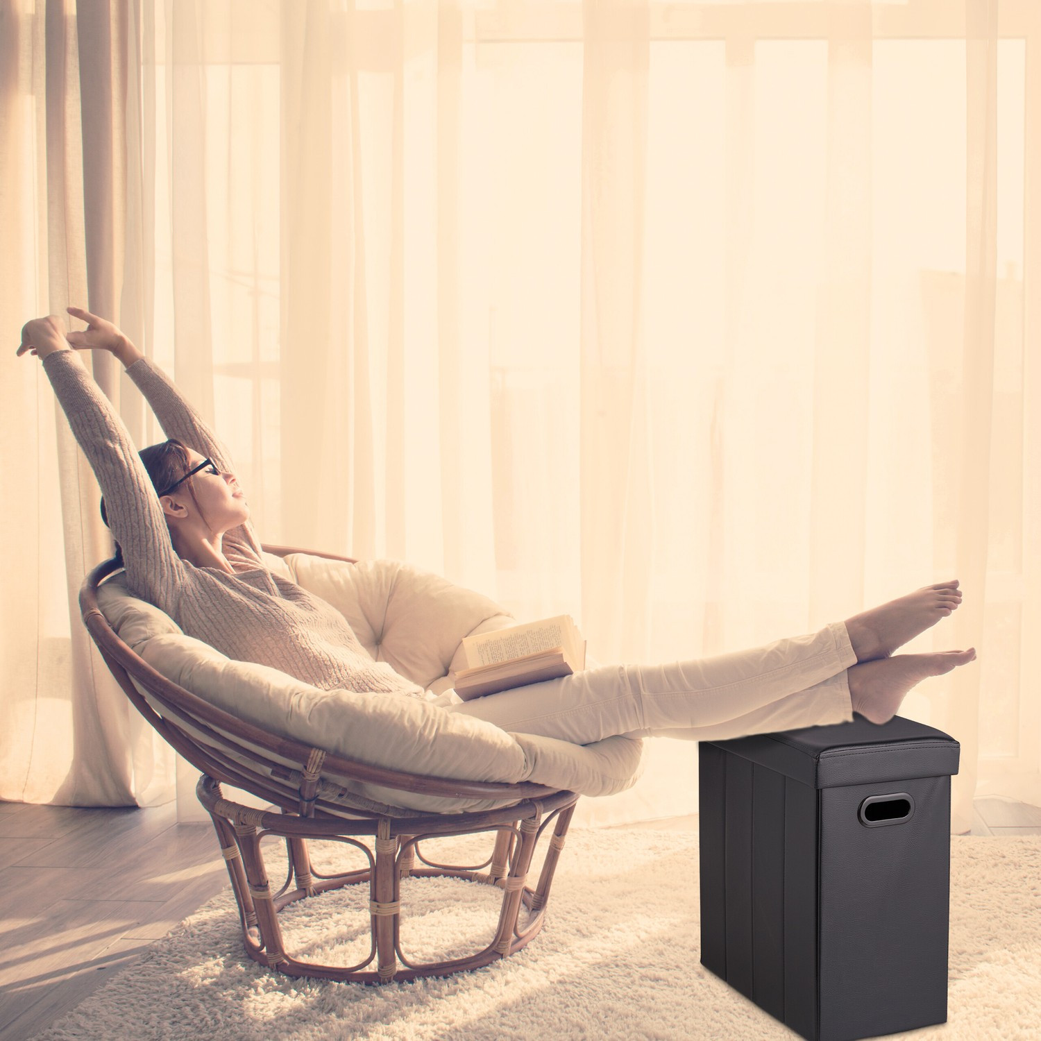 Pouf in similpelle nera