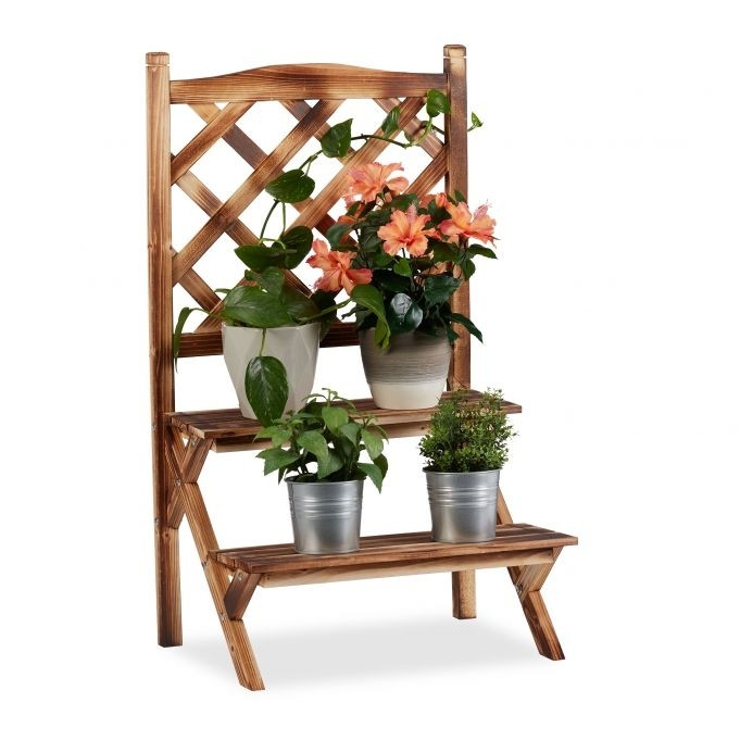 Escada de flores queimadas com treliça