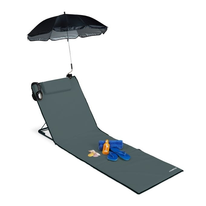 Beach mat with parasol
