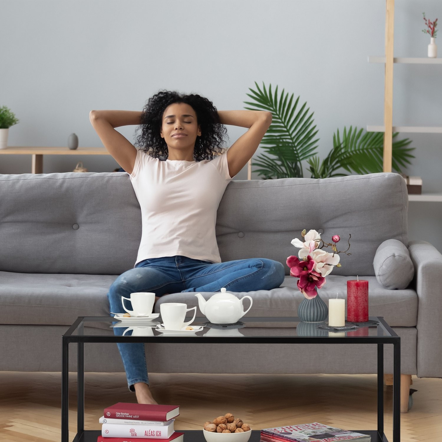 Couchtisch mit Glasplatte