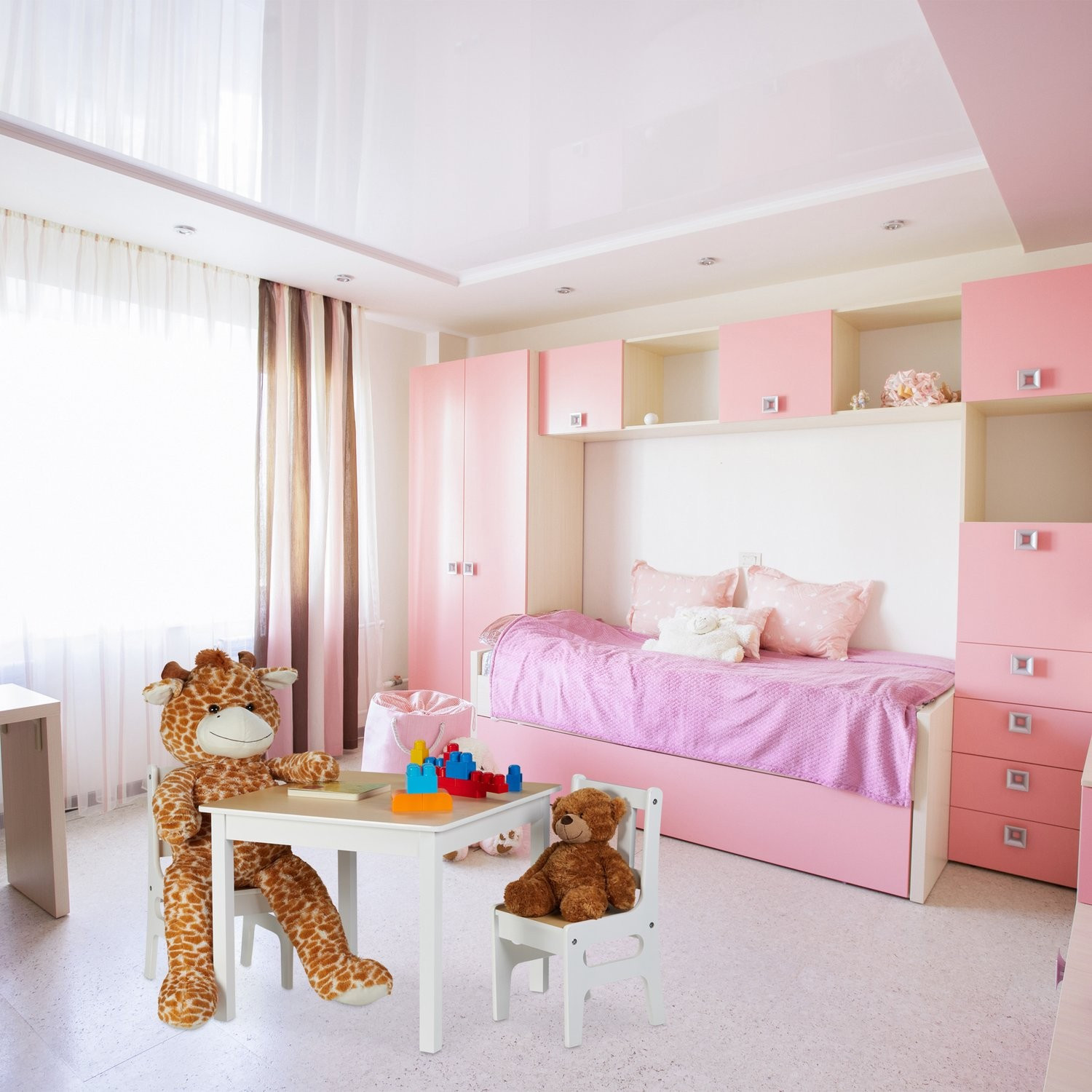 Mesa infantil com 2 cadeiras