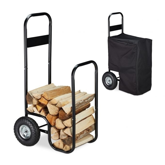 Holzwagen mit Plane