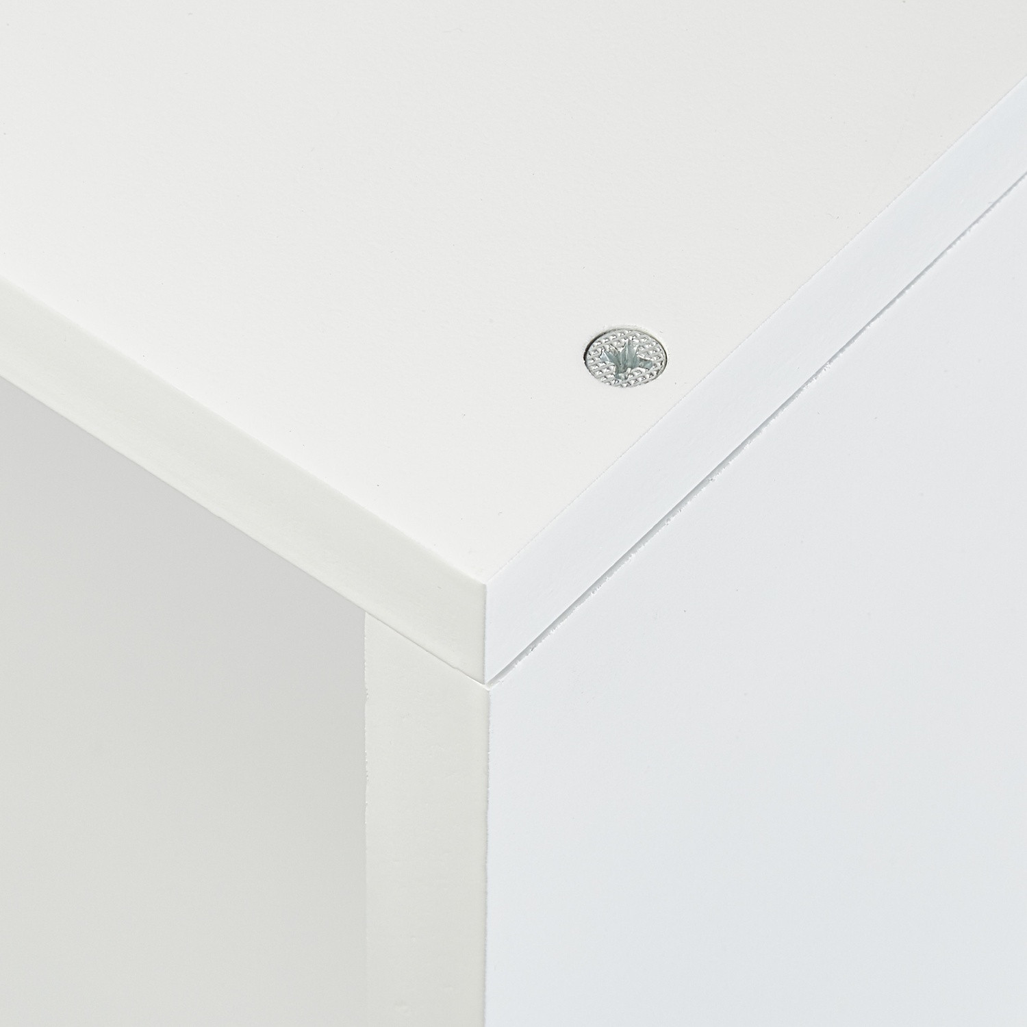 2 pcs. corner shelves