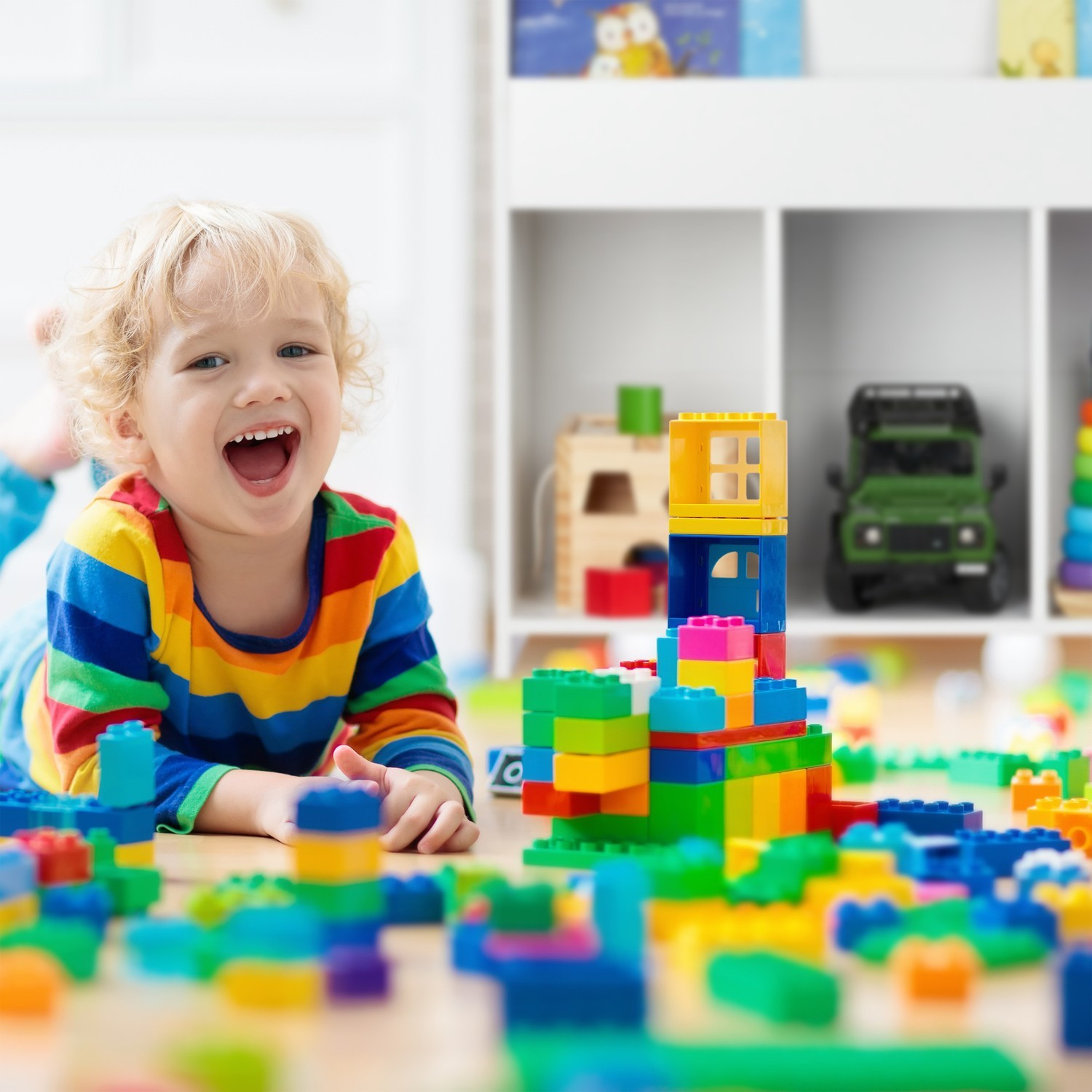 Scaffale per bambini per libri e giocattoli