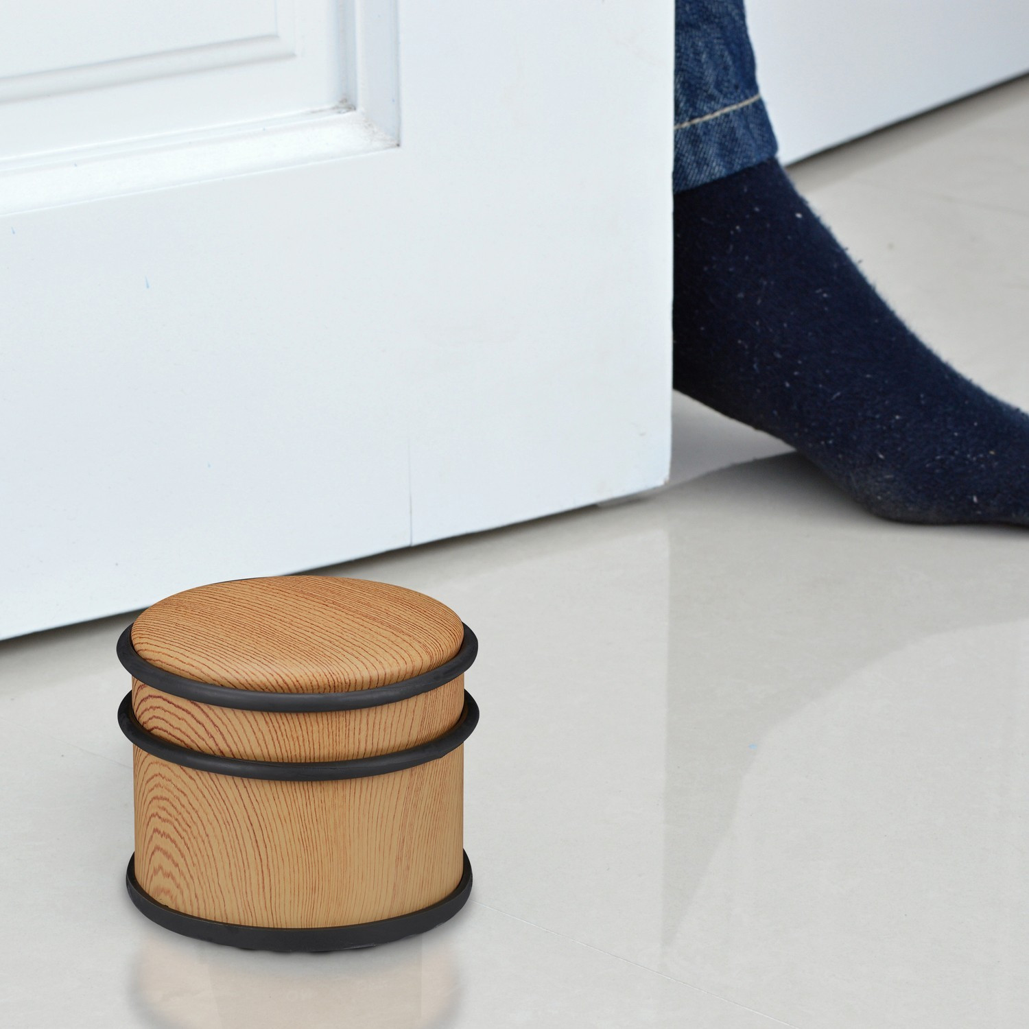 Tope de puerta con aspecto de madera