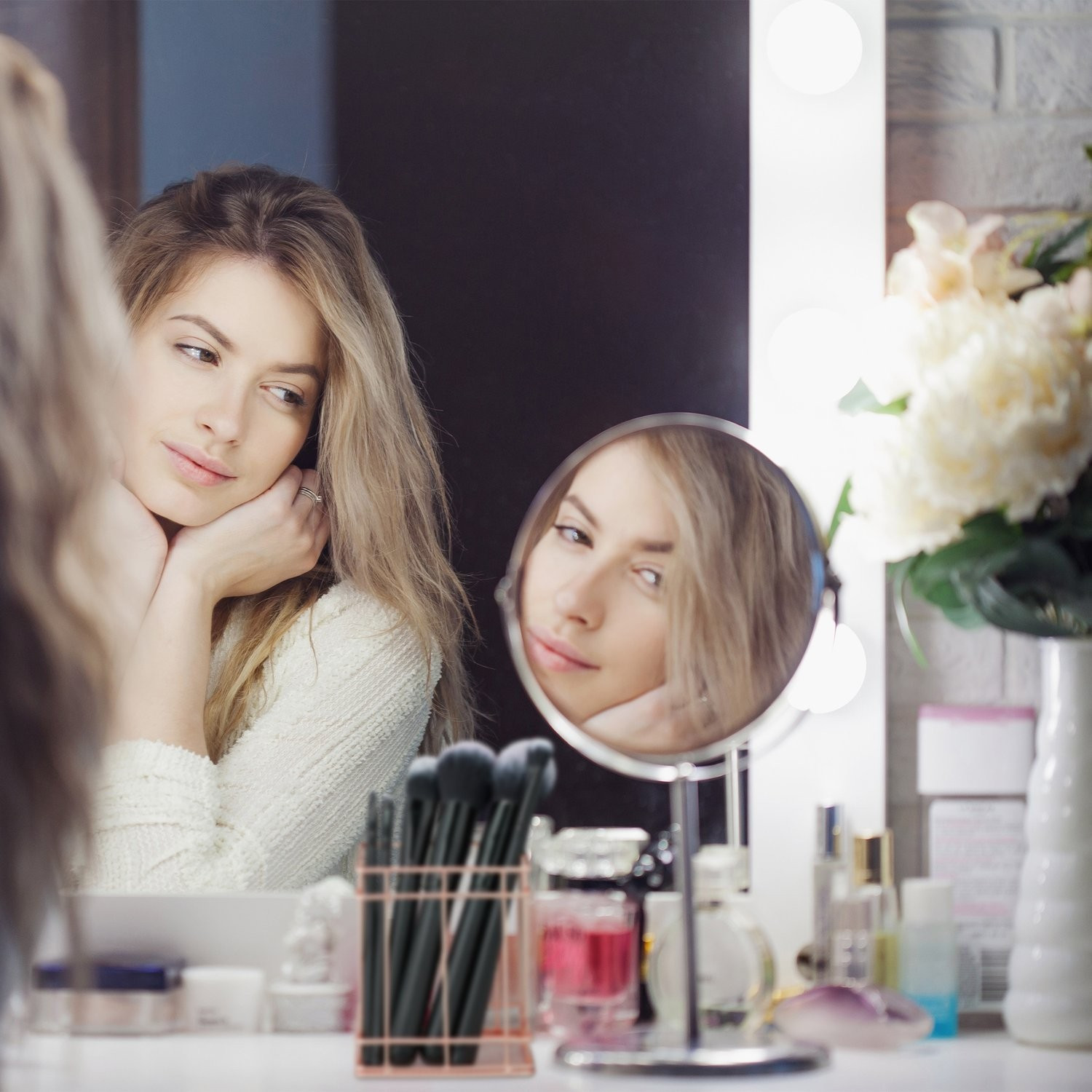 Supporto per pennelli da trucco