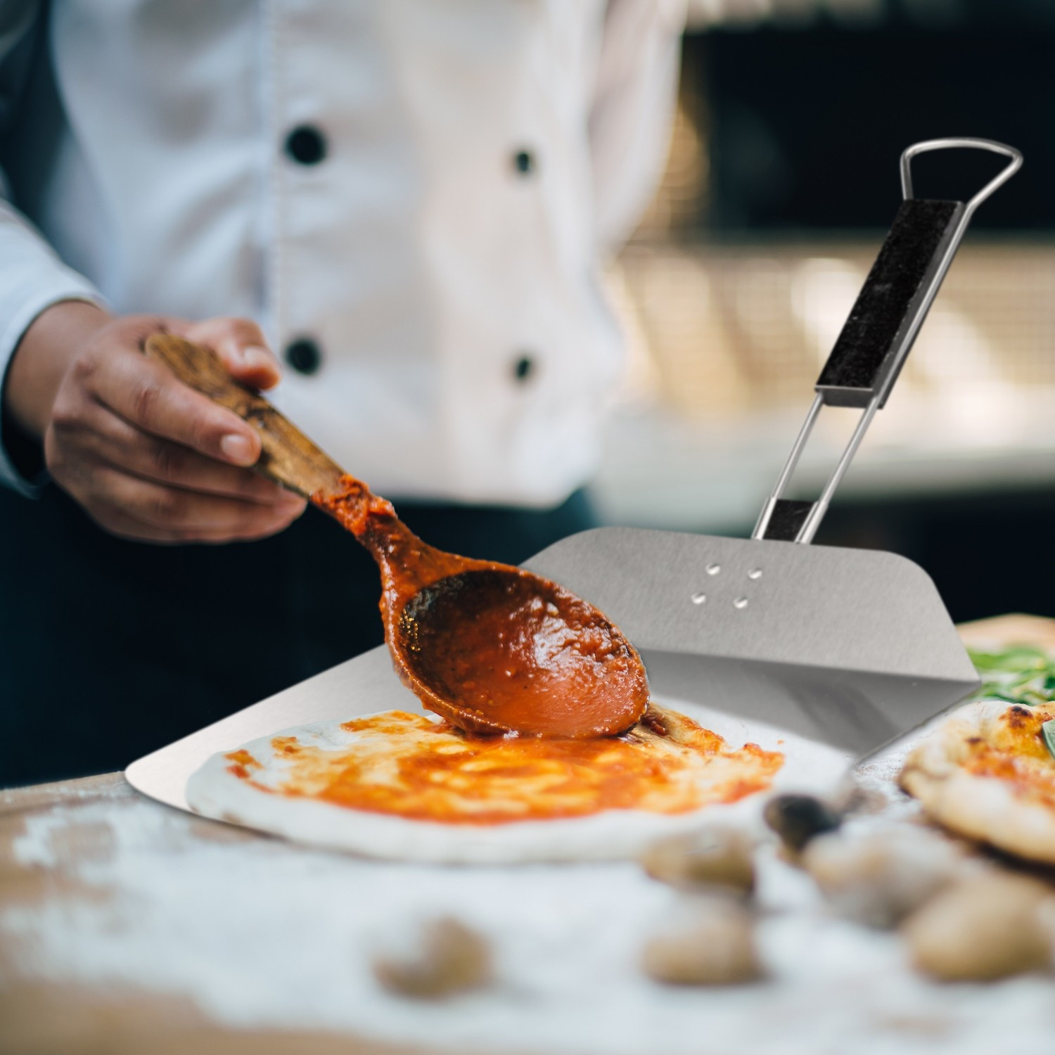 Pá de pizza com cabo de madeira
