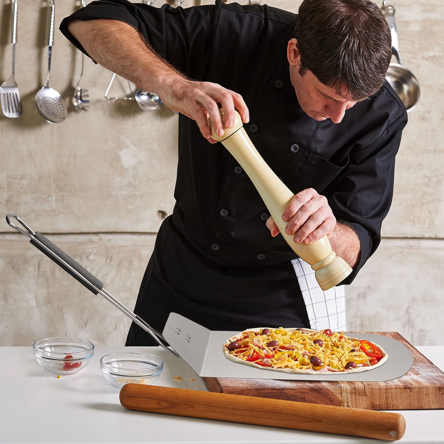 Pá de pizza com cabo de madeira