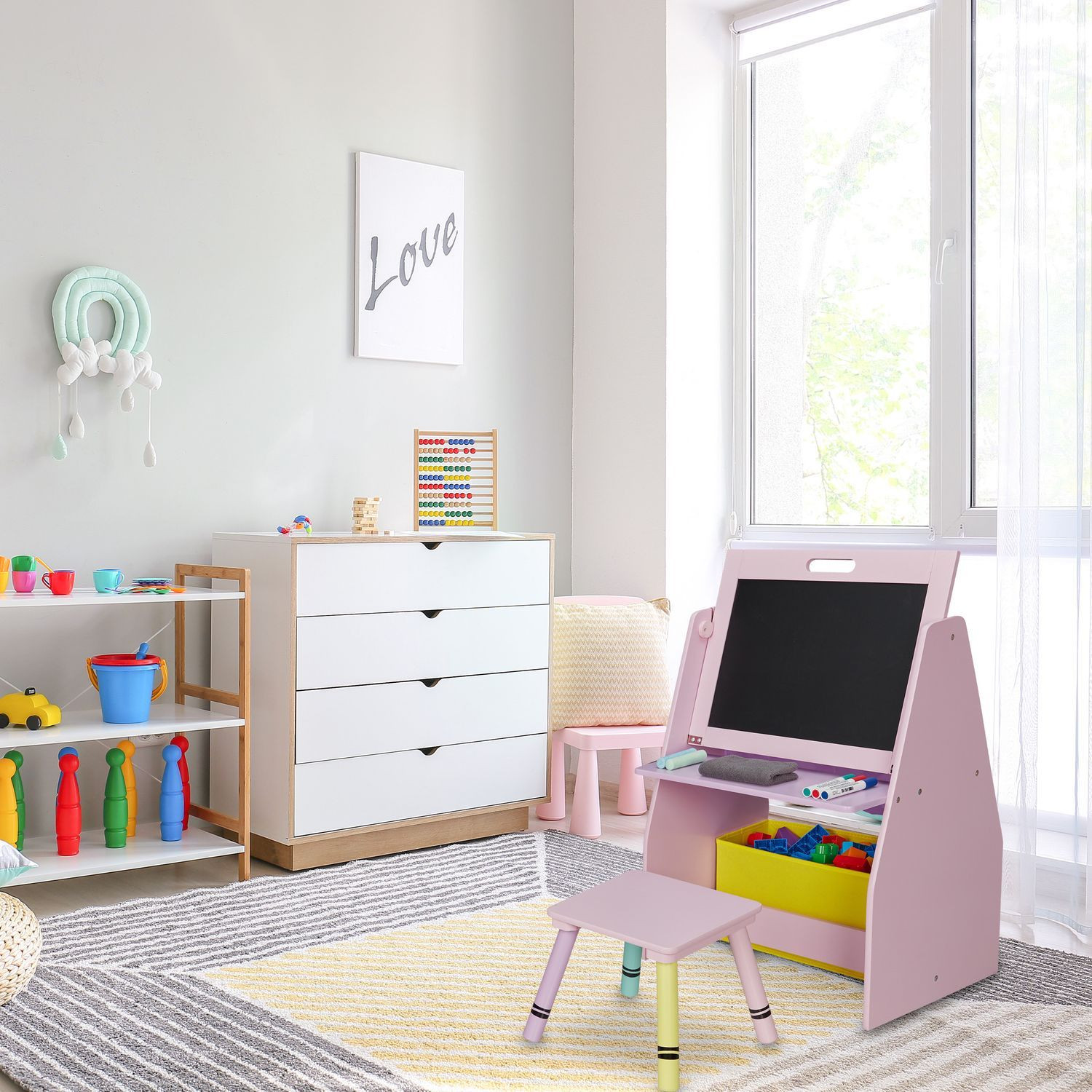 Scaffale per bambini con lavagna