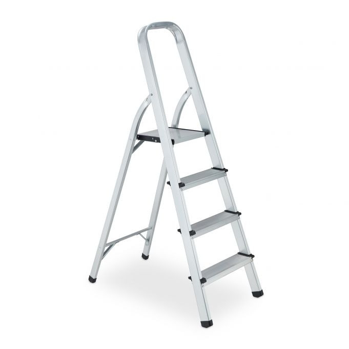 Folding aluminum stepladder