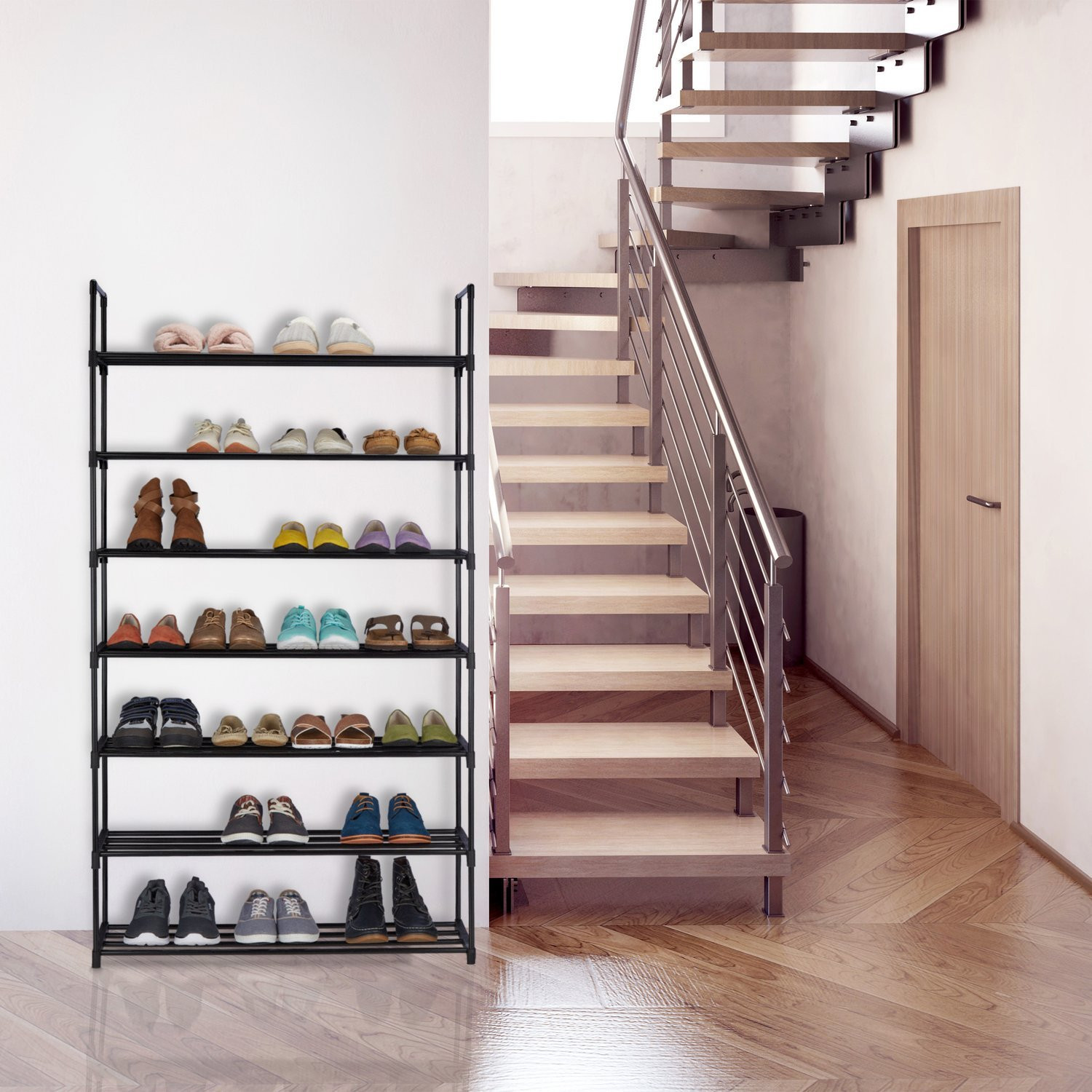 Schwarzes Schuhregal