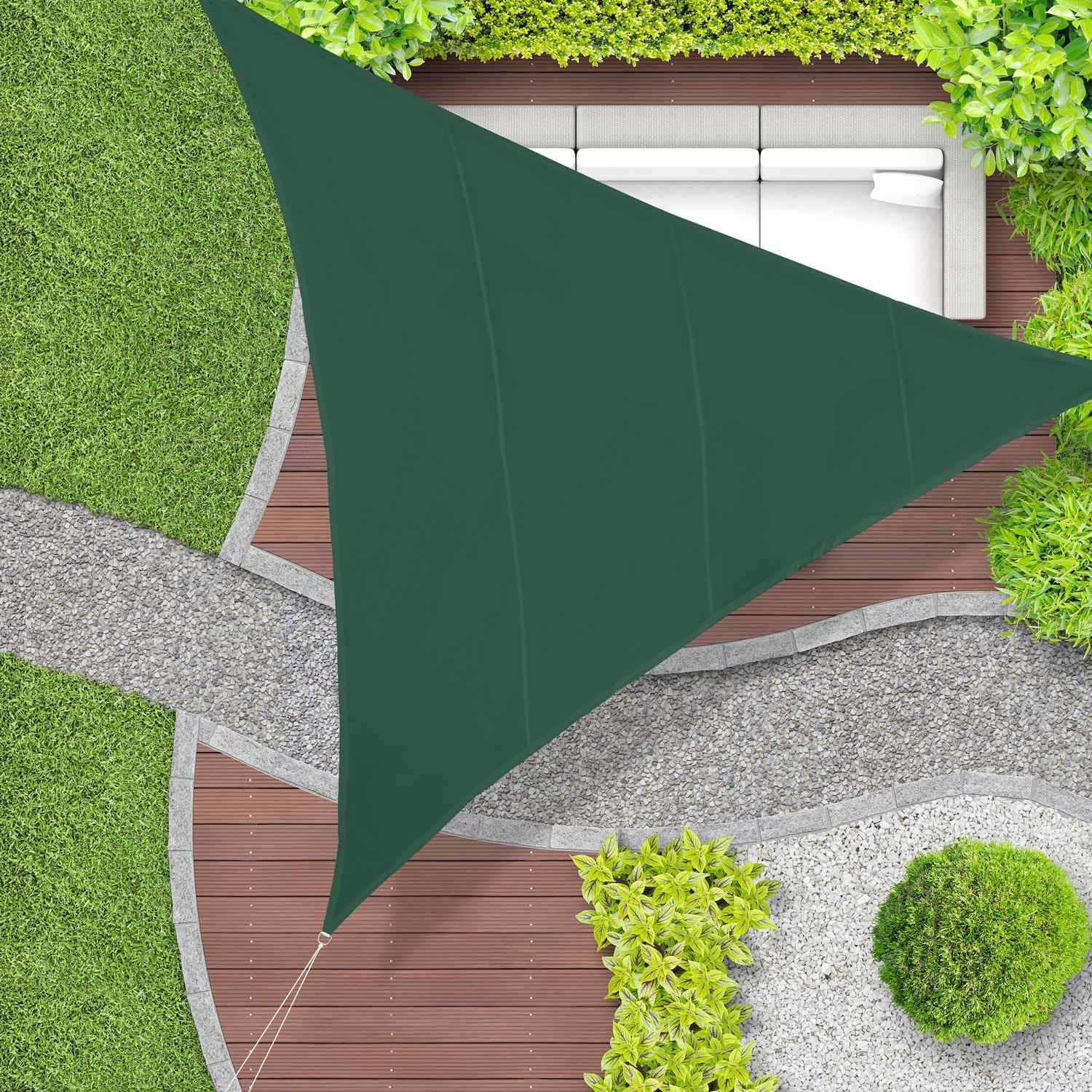 Vela solar triangular verde