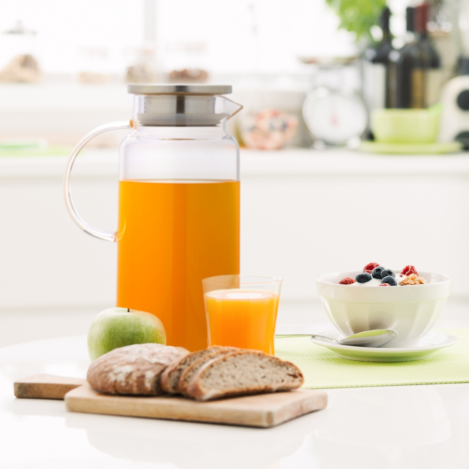 Glaskaraffe mit Deckel 1,5 Liter
