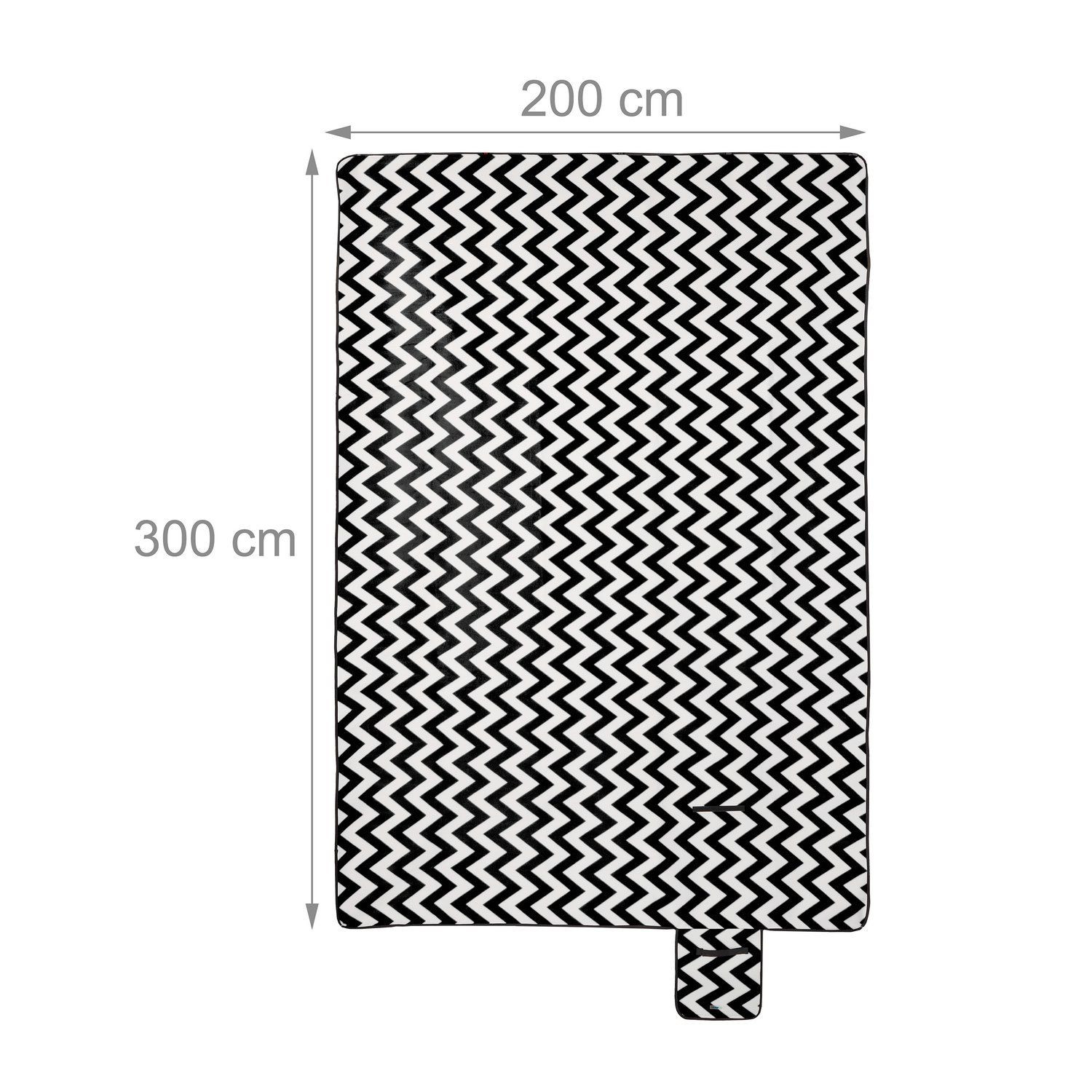 XXL picnic blanket with zigzag pattern