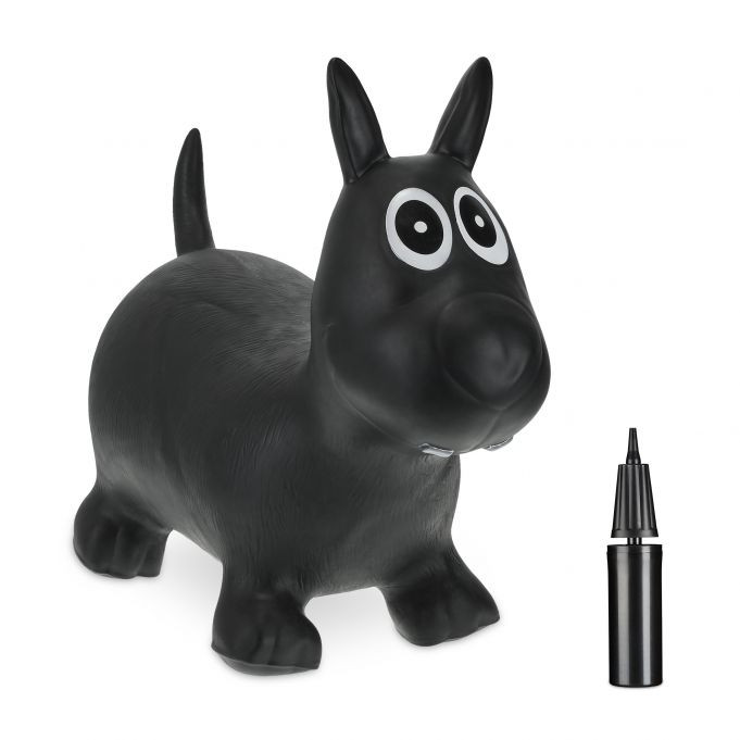 Perro negro saltando