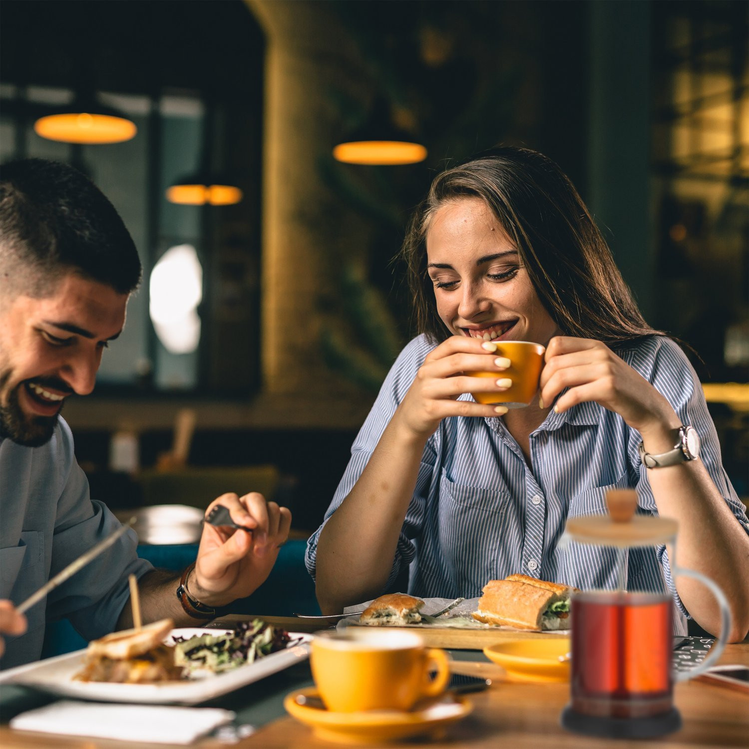 Cafeteira com tampa de bambu