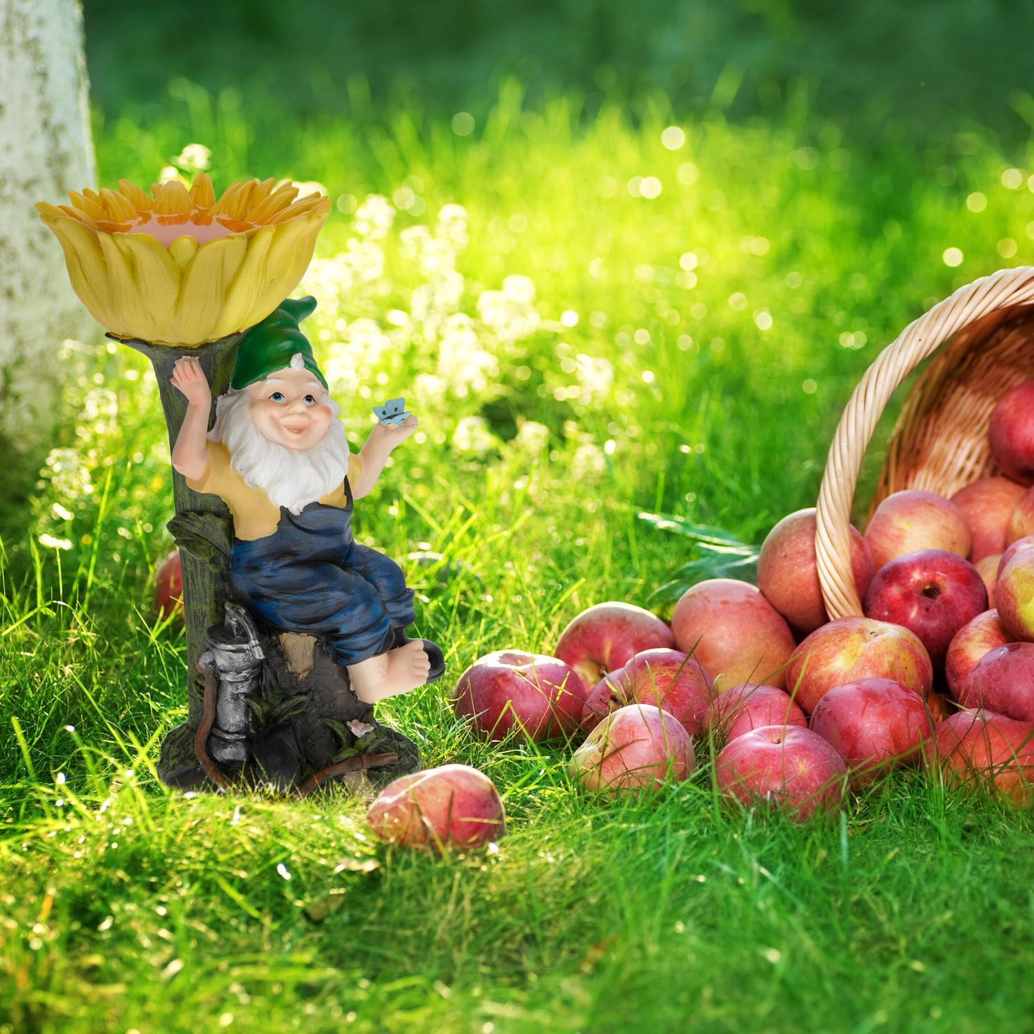 Gartenzwerg mit Vogelbad