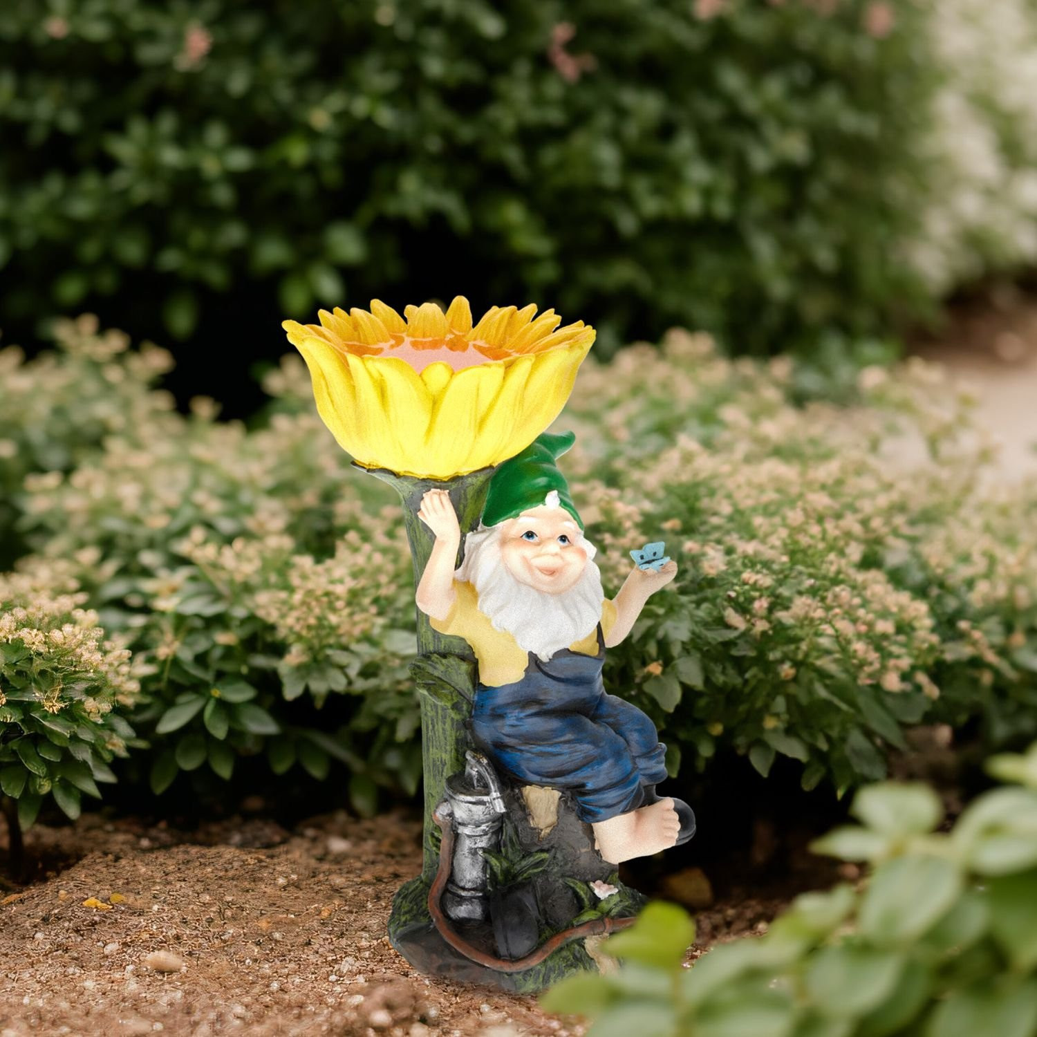 Gartenzwerg mit Vogelbad